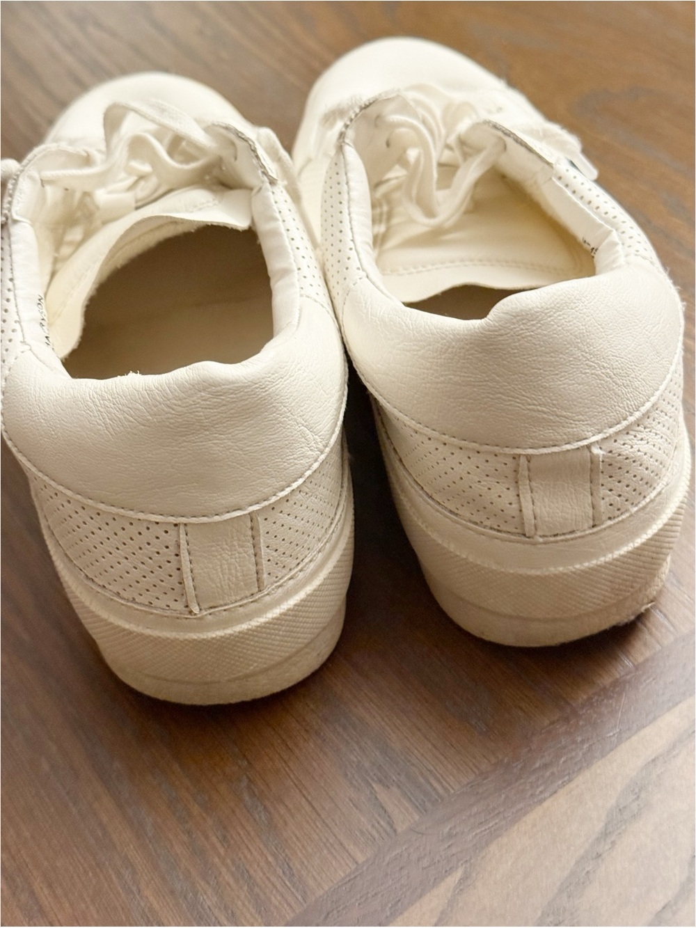 DV by Dolce Vita White and Black Sneakers Sleek Minimalist Design size 10 - Picture 7 of 8